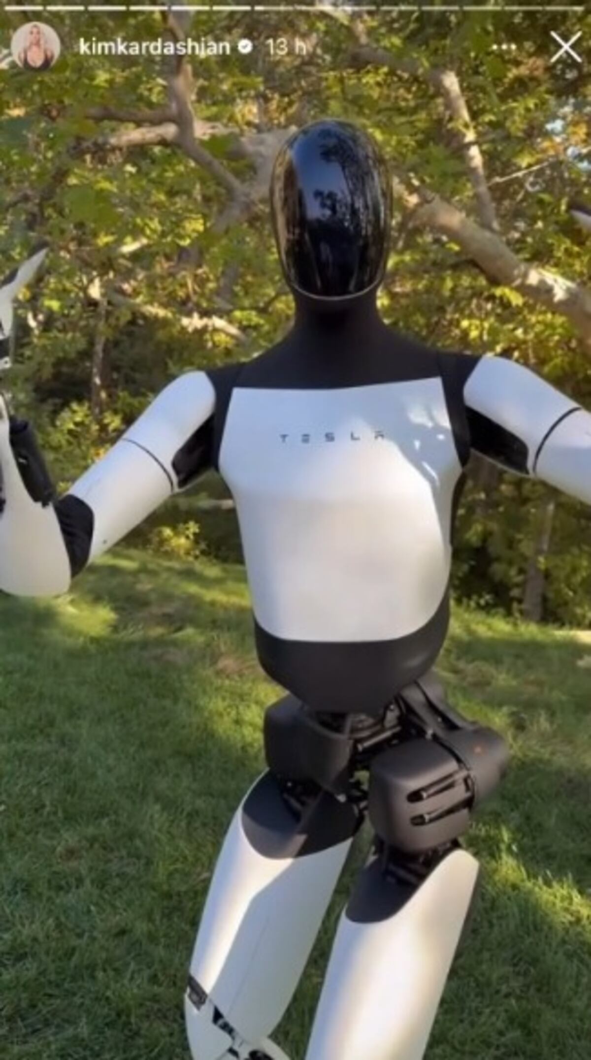 Nada más ‘iconic’ que tener un Tesla Optimus, y Kim Kardashian lo sabe👑