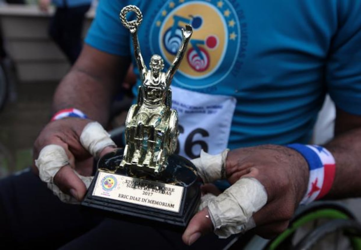 Carrera sobre sillas de ruedas 2017