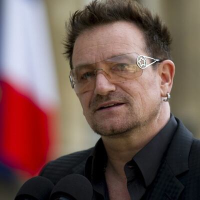 Bono se disculpa por acusaciones de acoso en ONG que fundó