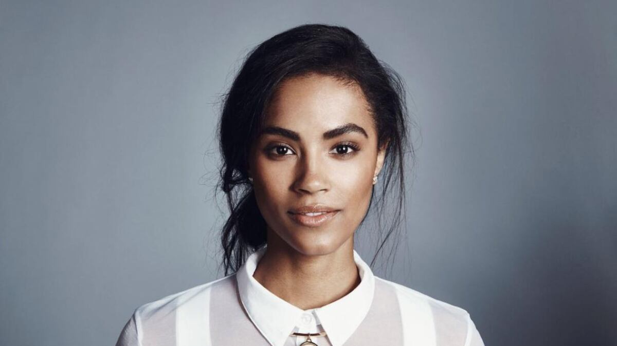 La polémica tras la aparición en Vogue por primera vez de una modelo creada con Inteligencia Artificial