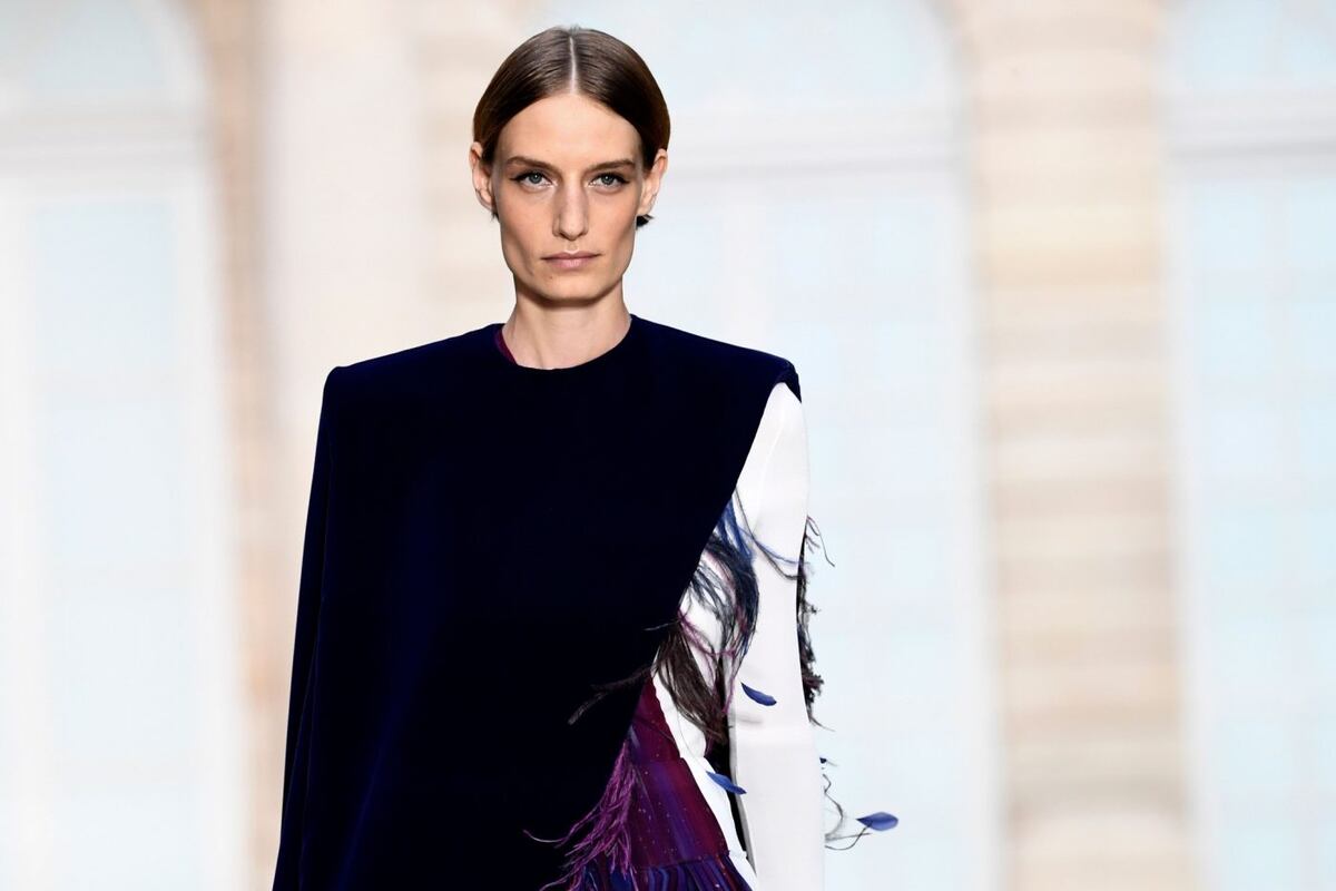 Givenchy recuerda a su fundador y a su musa Audrey Hepburn