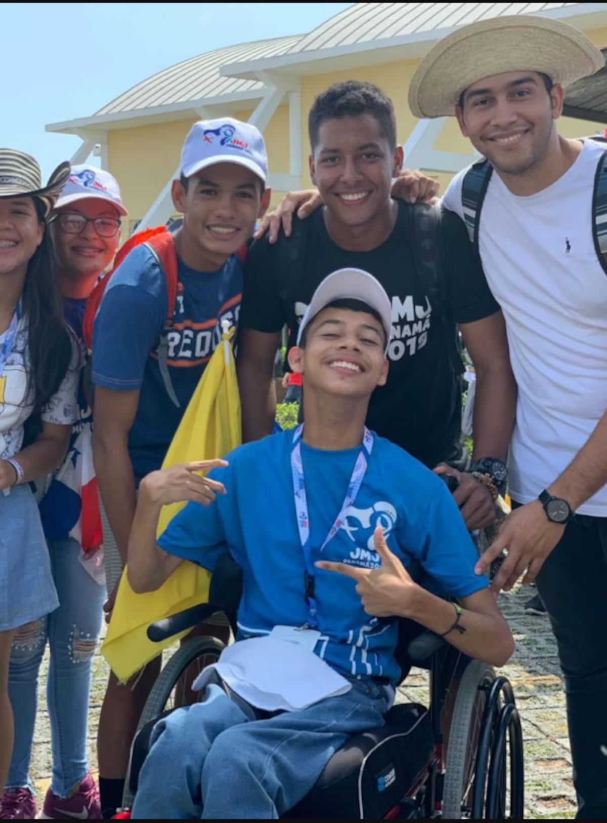 La historia detrás de la fotografía viral del joven Lucas con el papa Francisco en Panamá