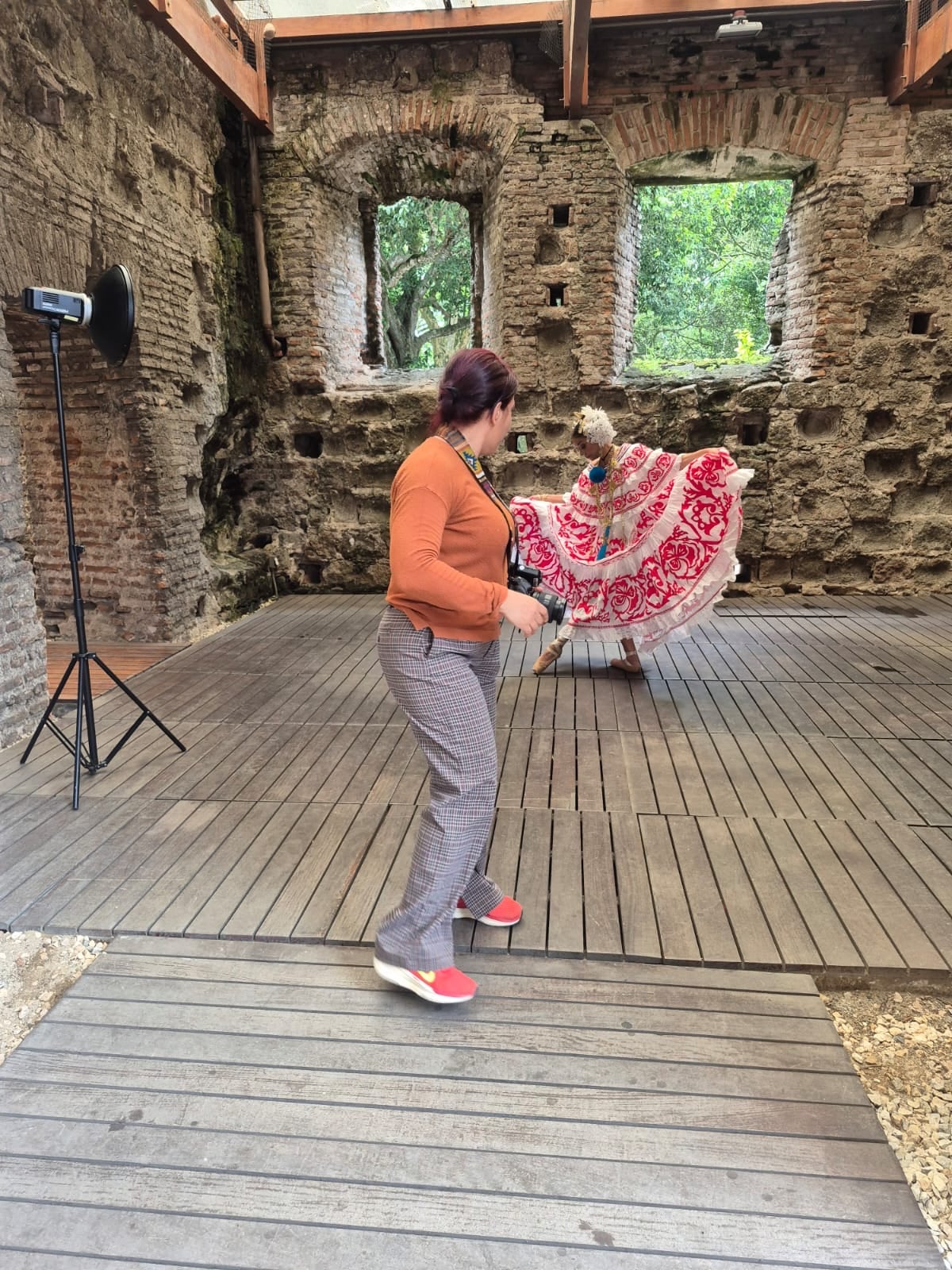 Bordados y puntas, cuando el ballet se une con el foclor de Panamá