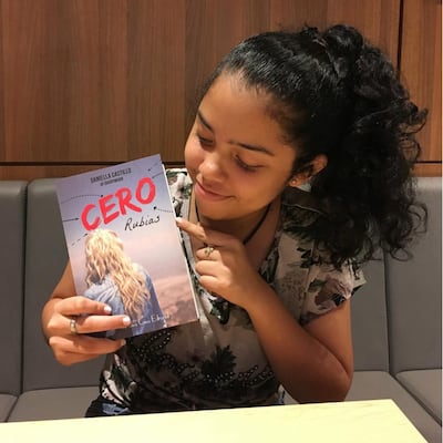 Daniella Castillo, la adolescente panameña autora de seis novelas
