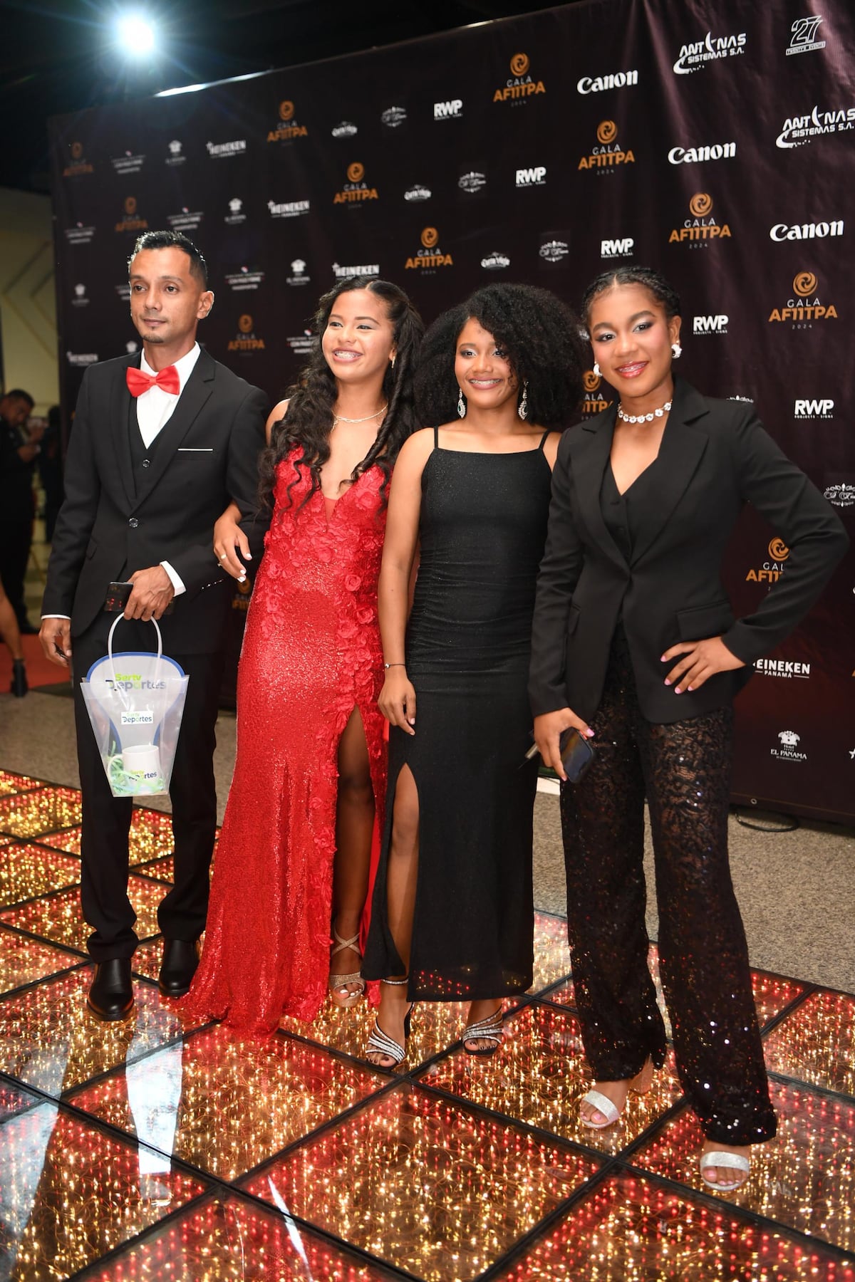 Así lucieron las estrellas de fútbol panameño en la alfombra roja de los premios Afutpa 2024