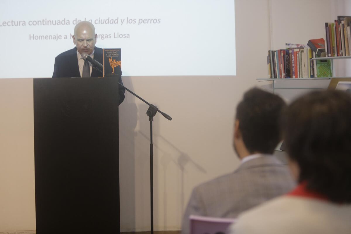 El Centro Cultural de España en Panamá homenajea al Nobel Vargas Llosa en el Día del Libro