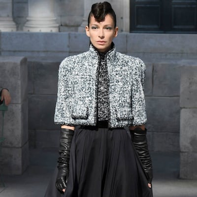 Chanel abre las costuras