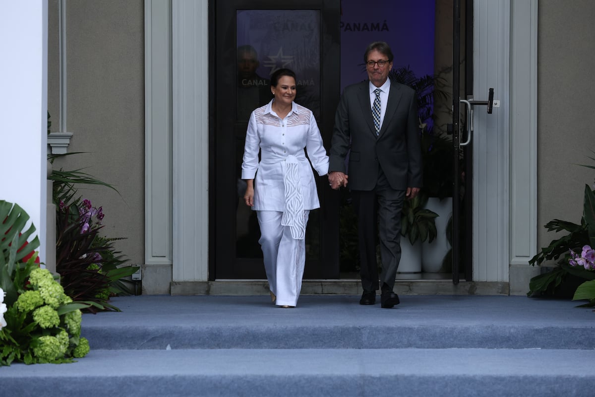 Se conocieron en el Canal de Panamá y hoy él la acompañó en su toma de posesión como administradora: la historia de Ilya Espino de Marotta y Peter Marotta