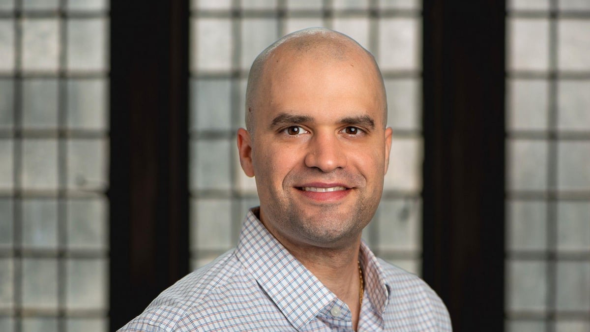 “Muchos en EE.UU. aún no saben que Puerto Rico es una colonia de su propio país”: el profesor que decidió impartir un curso de Bad Bunny en la Universidad de Yale al escuchar el último disco del artista