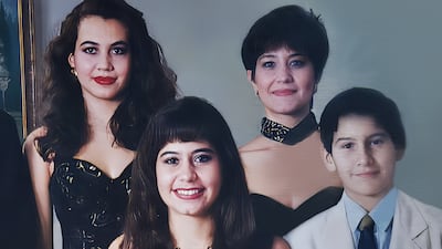 "Si heredamos los mismos genes y crecimos en el mismo ambiente, ¿por qué mi hermana tiene esquizofrenia y yo no?": la científica mexicana que lleva más de 20 años buscando una respuesta