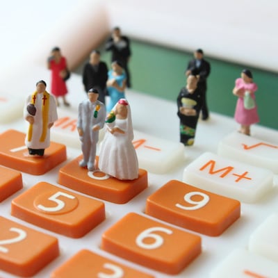 Dividir los bienes y deudas durante el divorcio