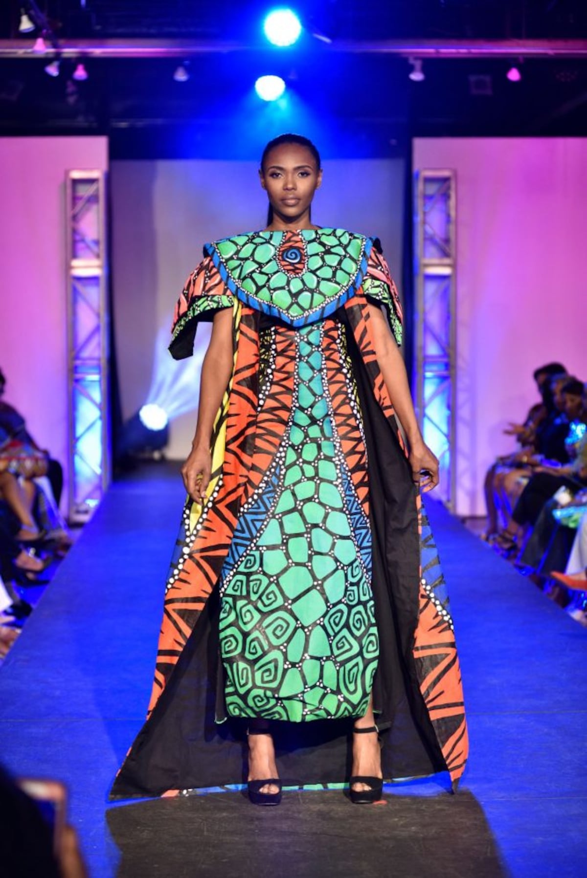 El diseñador colonense Jean Decort presentó su colección en ‘show’ cultural estadounidense