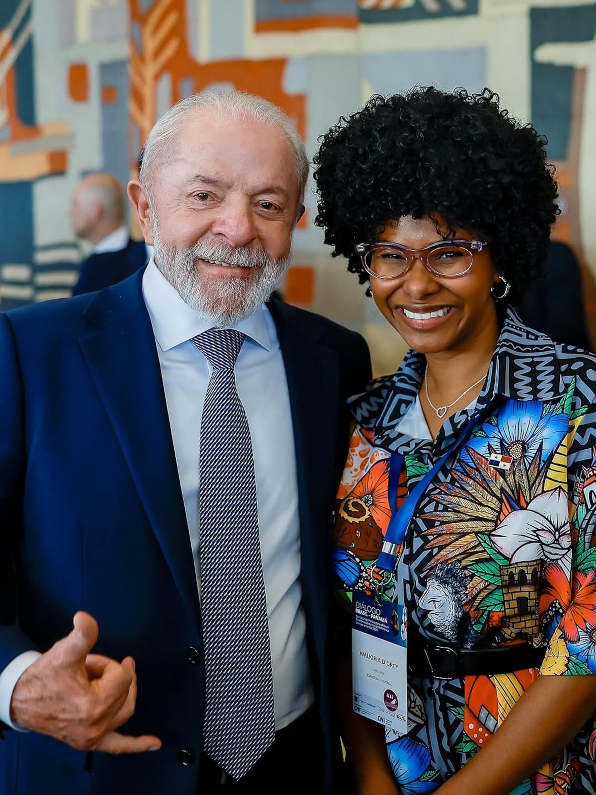 Diseño colonense en Brasilia: la diputada panameña Walkiria Chandler lució un traje de Jean Decort en una misión oficial en Brasil