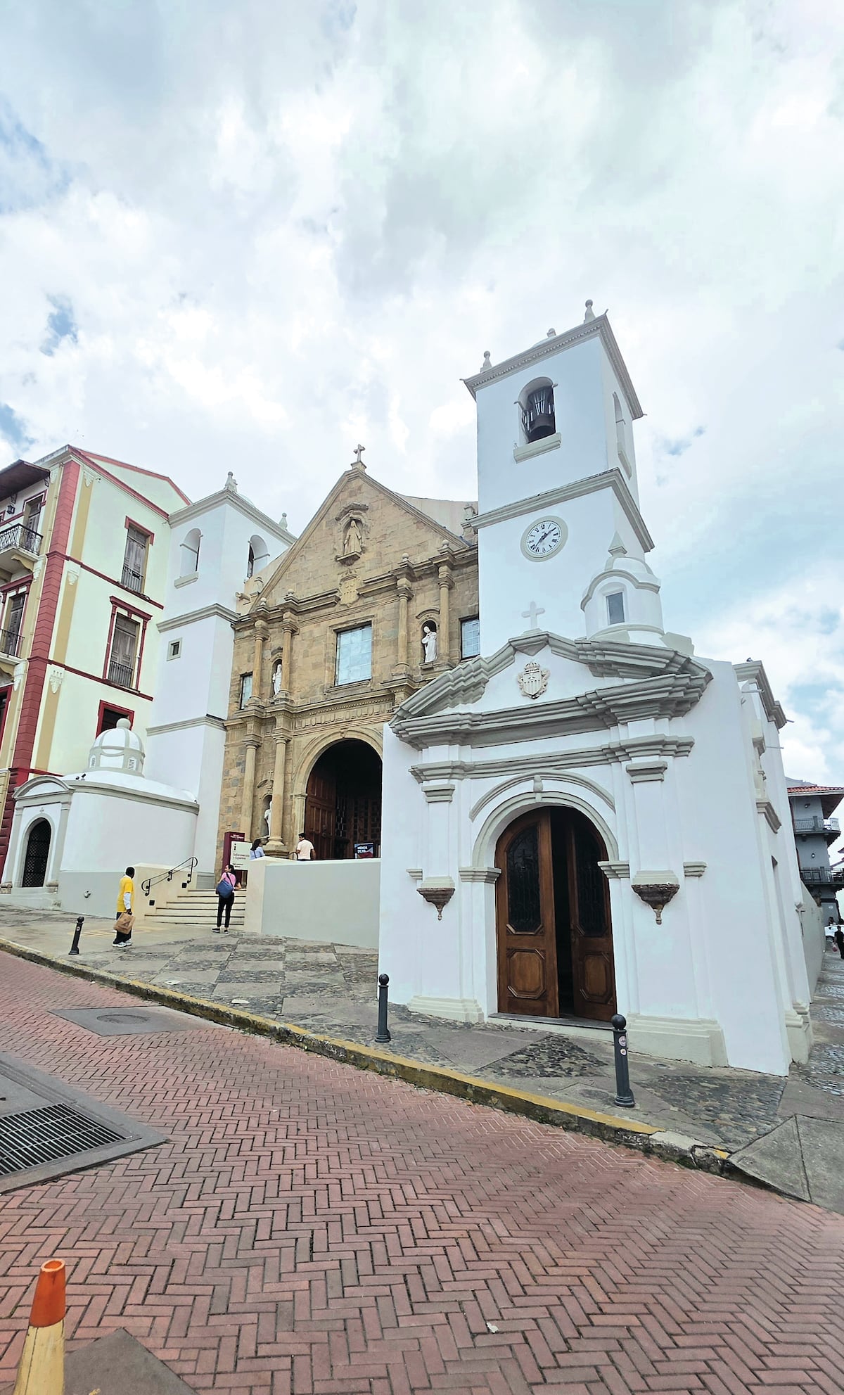 Estas son las 7 iglesias que puedes visitar este Jueves Santo en el Casco Antiguo