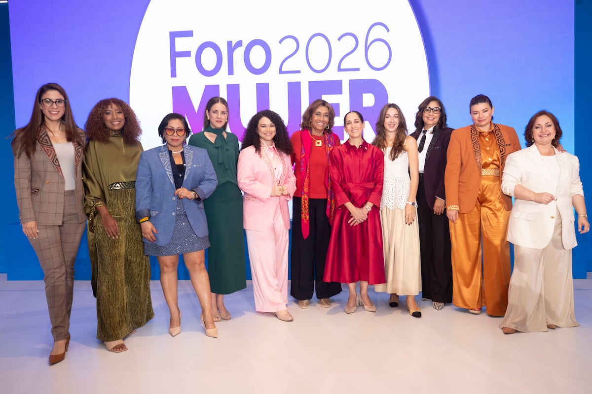 Moda nativa panameña, por Jochebec Design, en las presentadoras del Foro Mujer 2026
