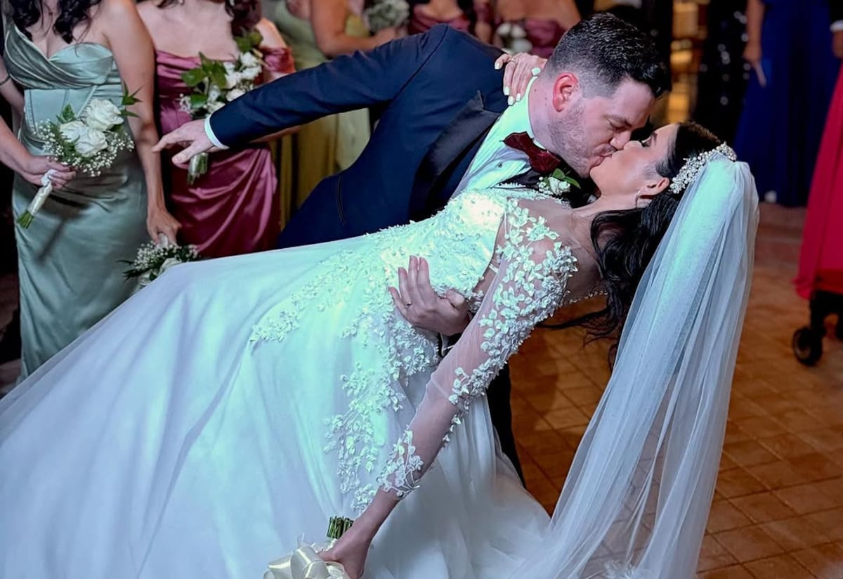 La boda eclesiástica de la presentadora Katy Dolande con el productor de cine Óscar Faarup