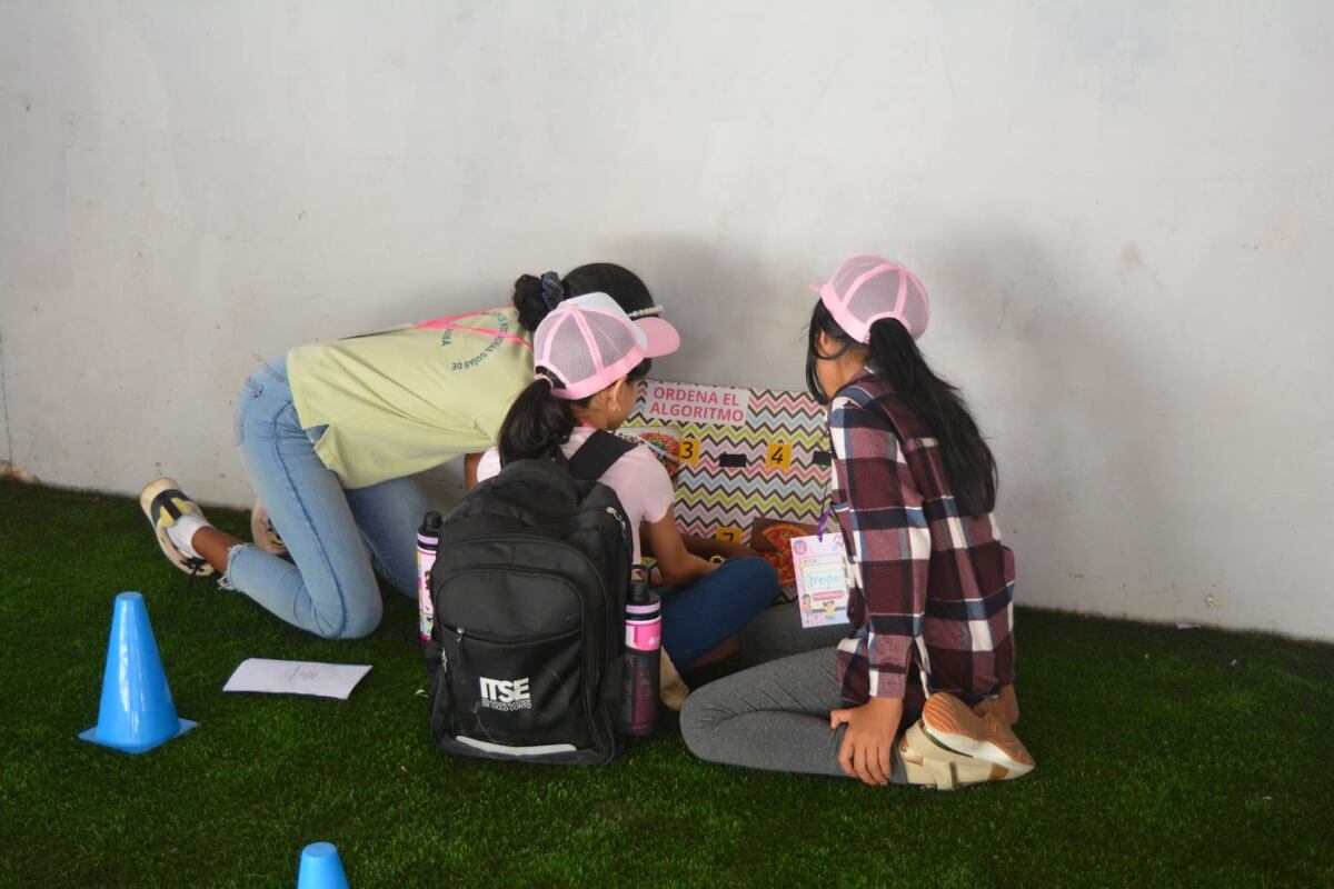 Con tecnología, trabajo en equipo y diversión se celebró el Día de las Niñas en las TIC en Panamá