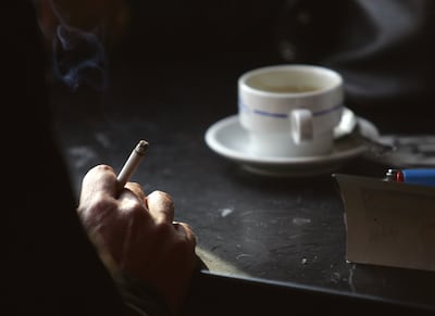 Dejar de fumar, aunque sea tarde, implica menos riesgo de demencia