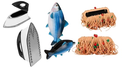 Espagueti, pescado y hasta una plancha:¿comprarías alguno de estos bolsos Moschino valorados en más de mil dólares?