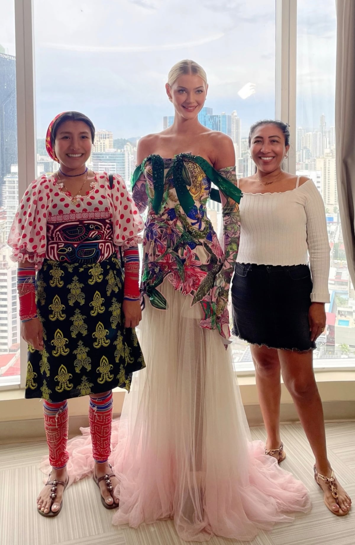 De Tony Vergara a John Bejarano: los diseñadores nacionales que vistieron a Miss Universo 2024 en su visita a Panamá