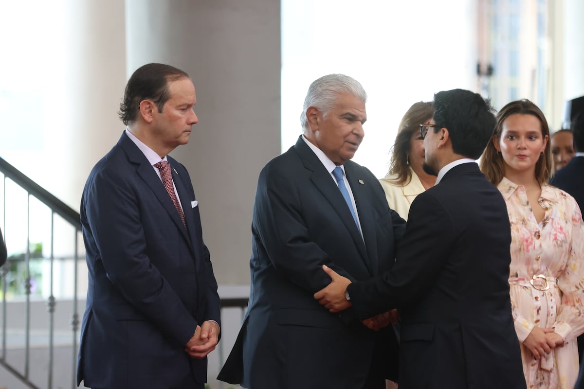Isabella Martínez-Acha: quién es la hija del canciller que llamó la atención en los actos del Bicentenario