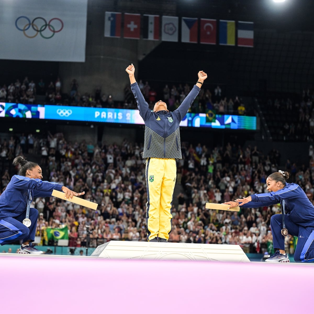 Rebeca Andrade, la mayor medallista olímpica de Brasil que le arrebató el oro a Simone Biles