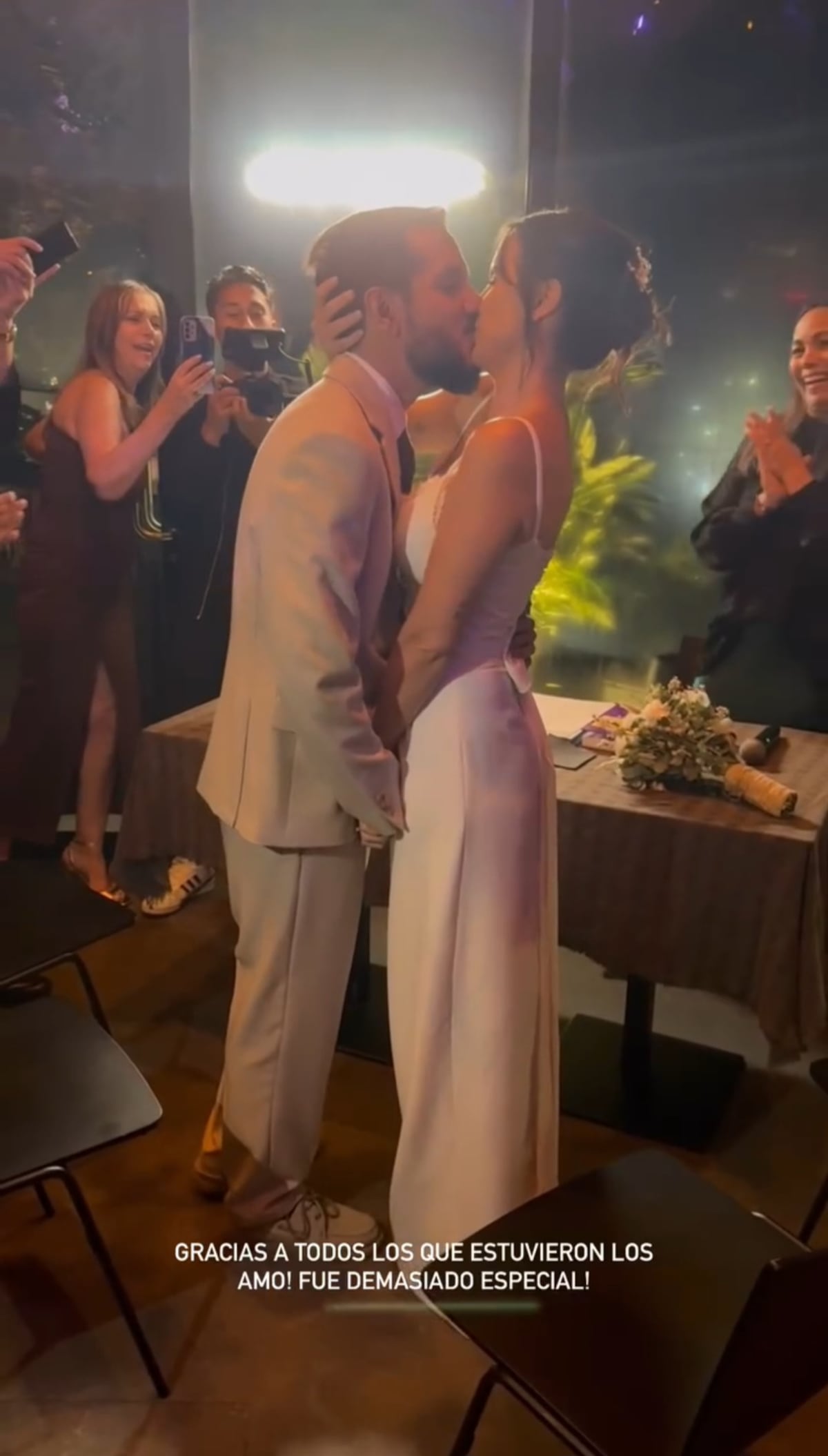 La boda civil de la presentadora panameña Andrea Pérez Meana en un restaurante japonés en la ciudad