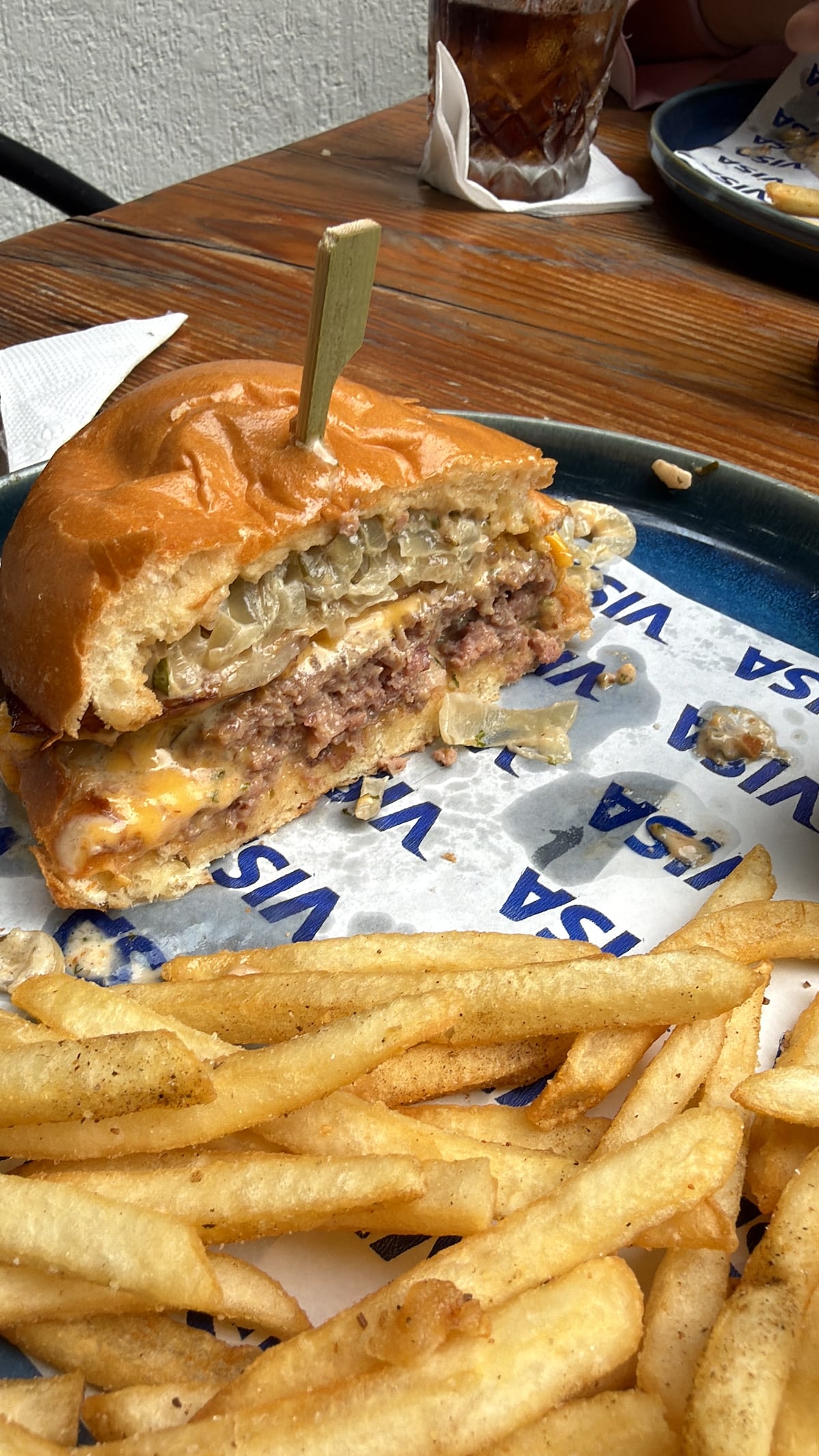 Burger Week 2026 en Panamá: Chivato y La OG Royal, dos burgers que cuentan historias