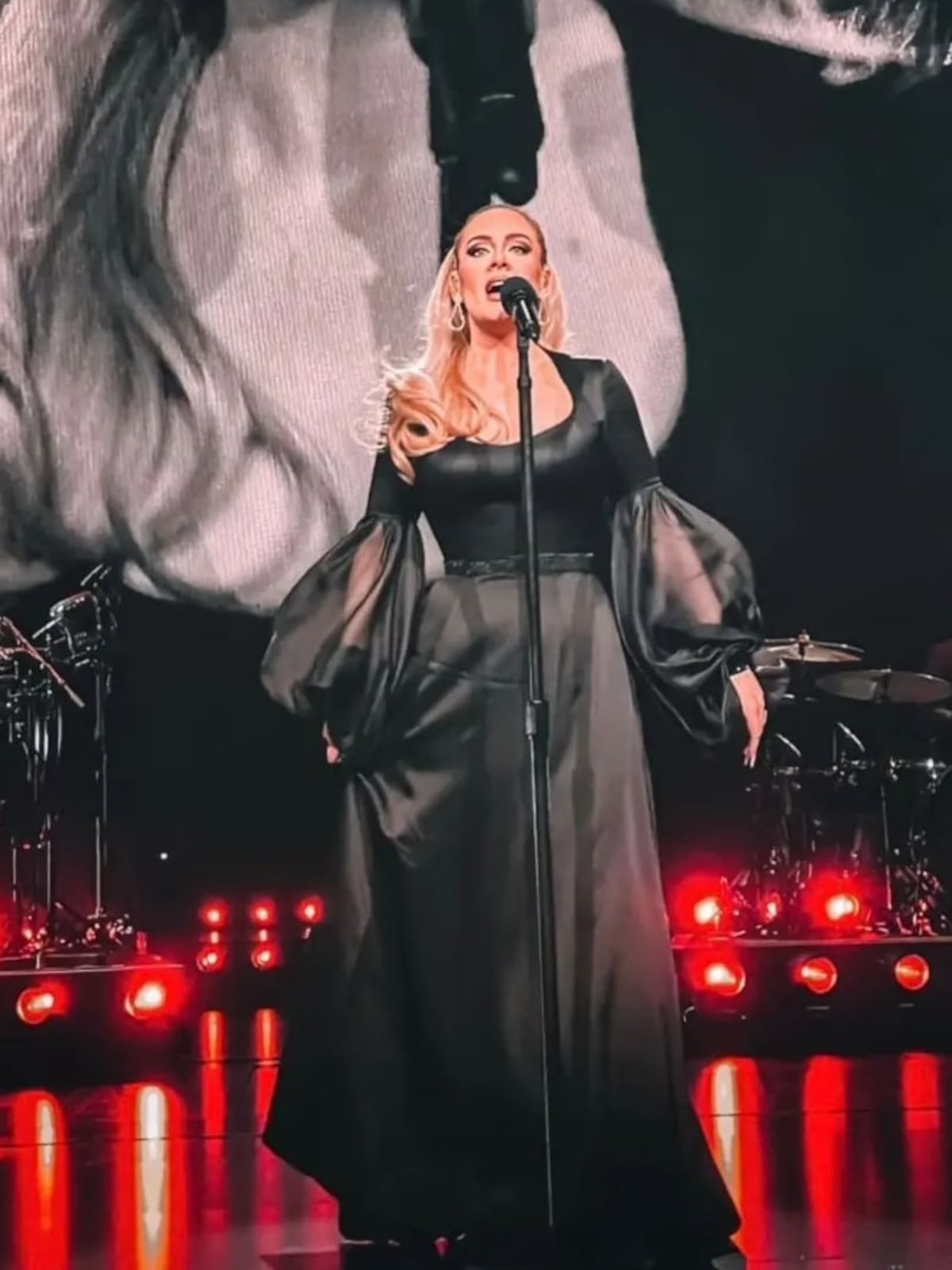 Paco Rabanne, Jenny Packham, Versace... los looks de Adele en sus conciertos en Las Vegas