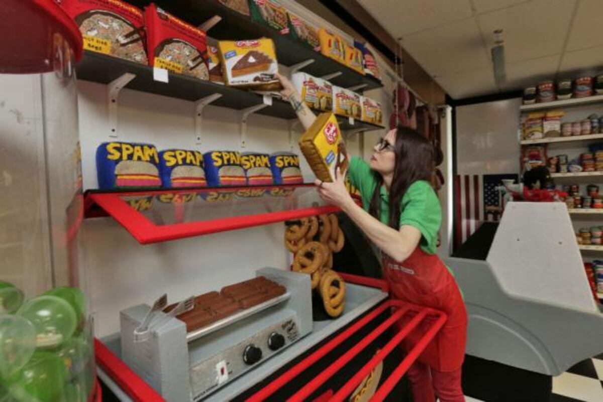 Un supermercado hecho de peluches