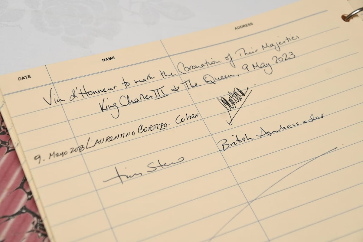 Un brindis en honor a los reyes Carlos III y Camila