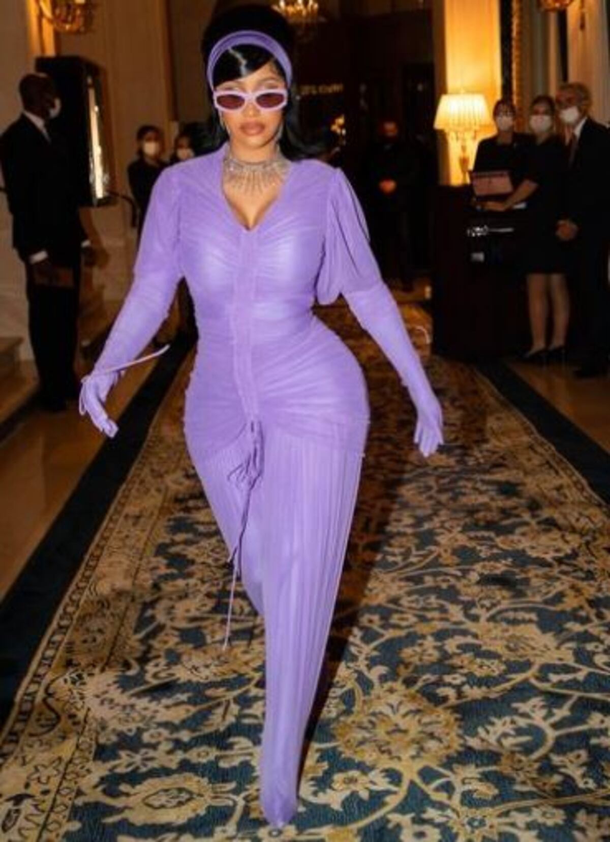 Cardi B, Selena Gomez, Jin de BTS, famosos que cumplirán 30 este año