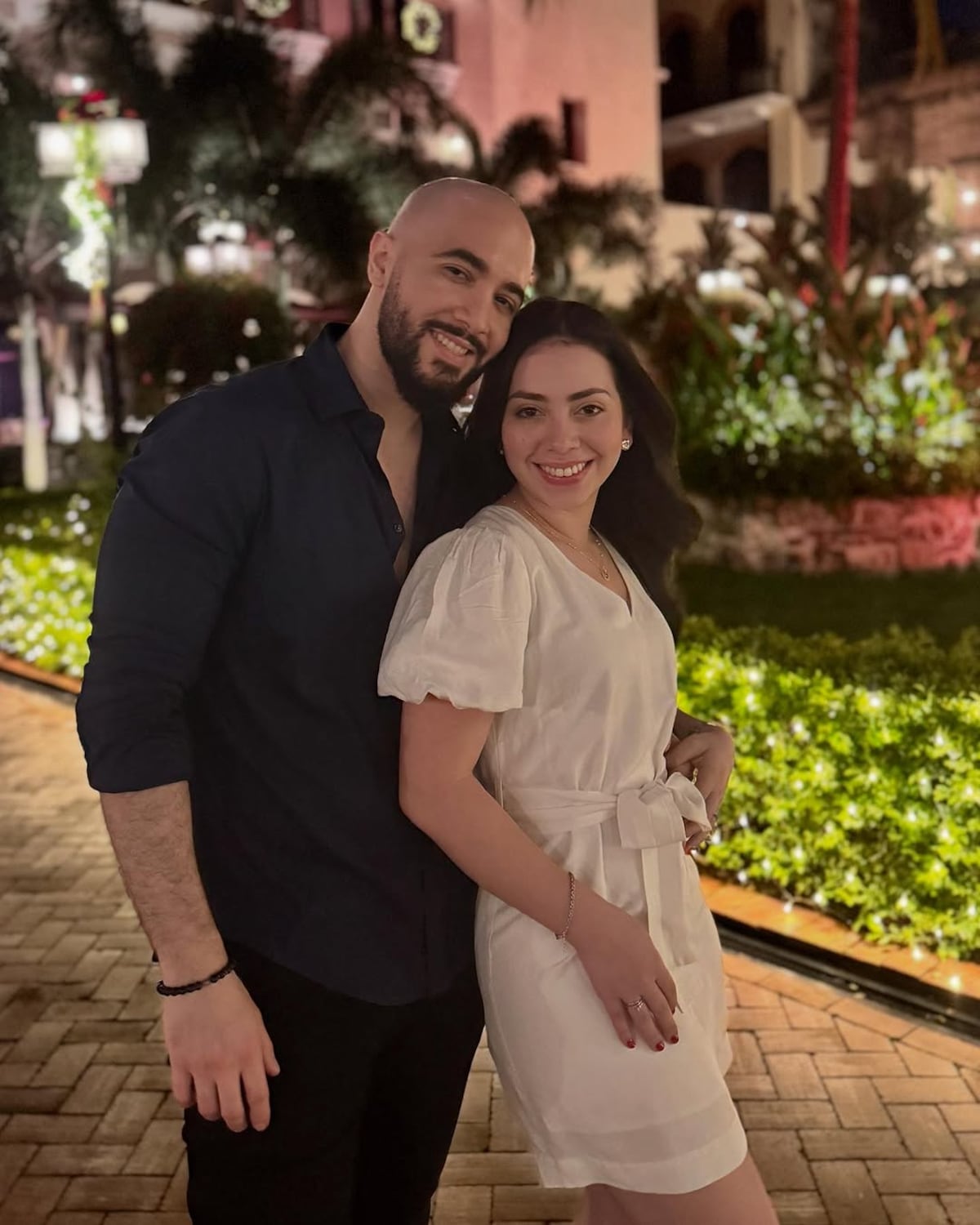 El ex diputado Edison Broce presenta a su novia en redes sociales