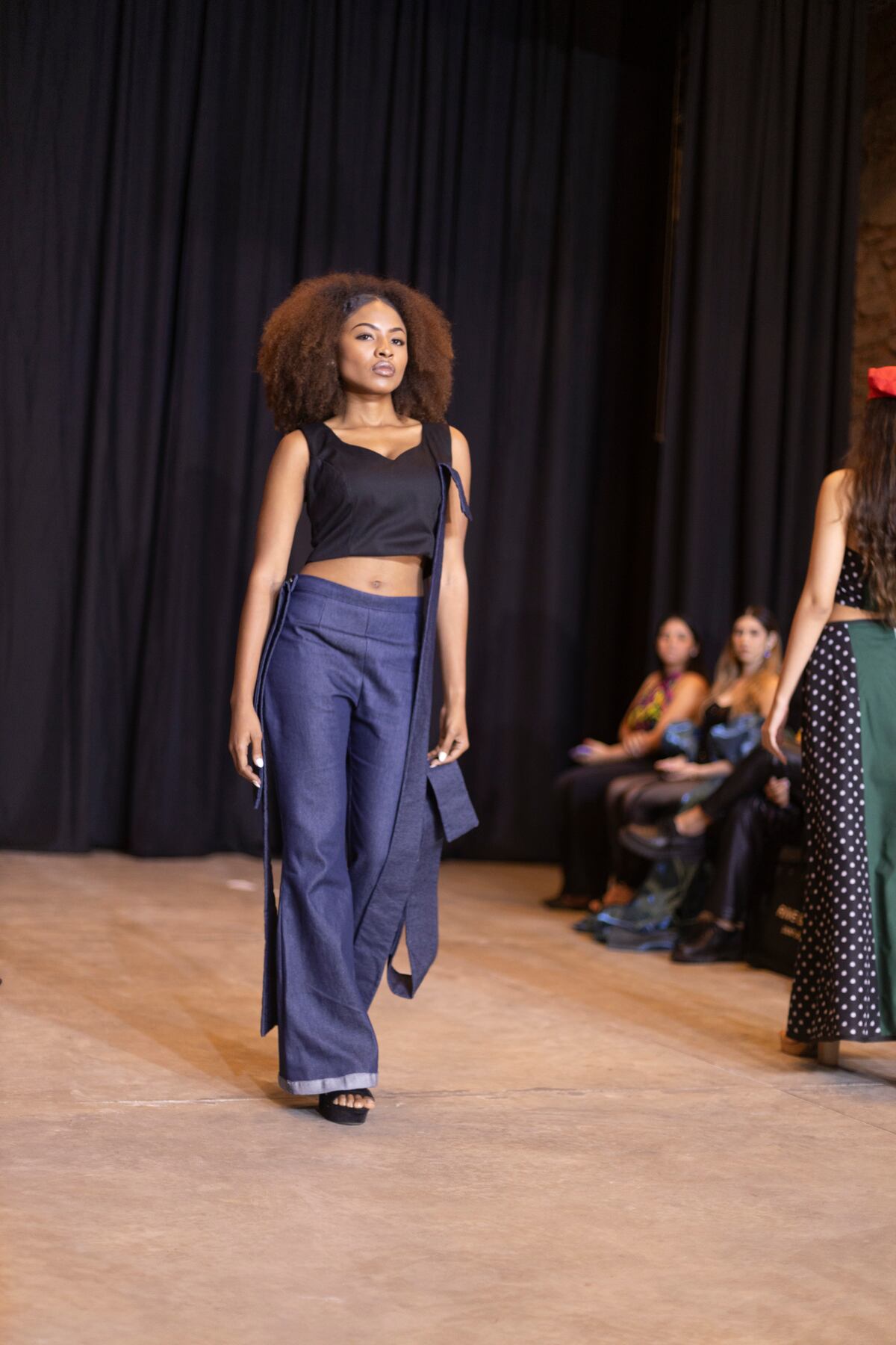 Estudiantes de Diseño de Moda de la Universidad de Panamá se toman La Manzana del Casco Antiguo
