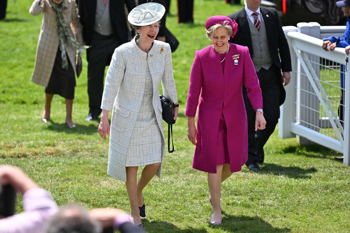 La reina Isabel II sorprende en el cierre de las celebraciones de su Jubileo de Platino
