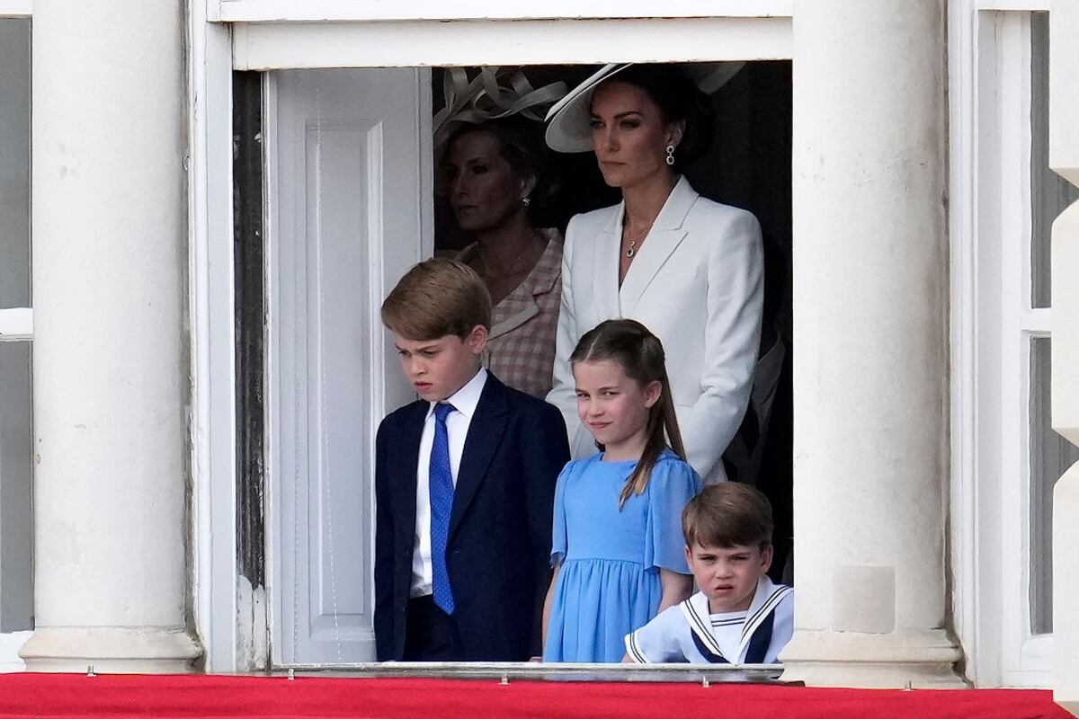 Los gestos del príncipe Louis se viralizan en las fiestas de Jubileo de Platino de su bisabuela, la reina