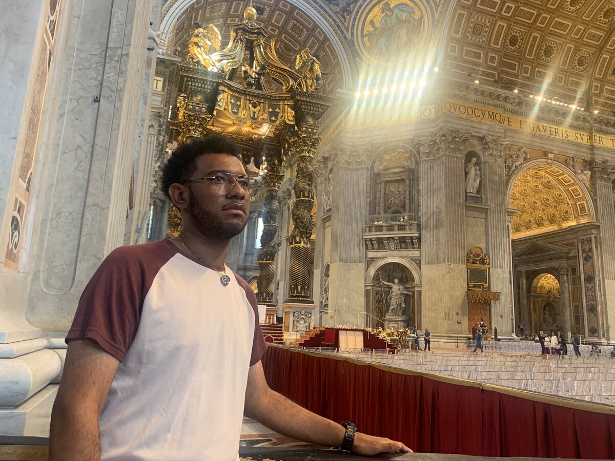 Panameños se encuentran con el papa León XIV en el Vaticano