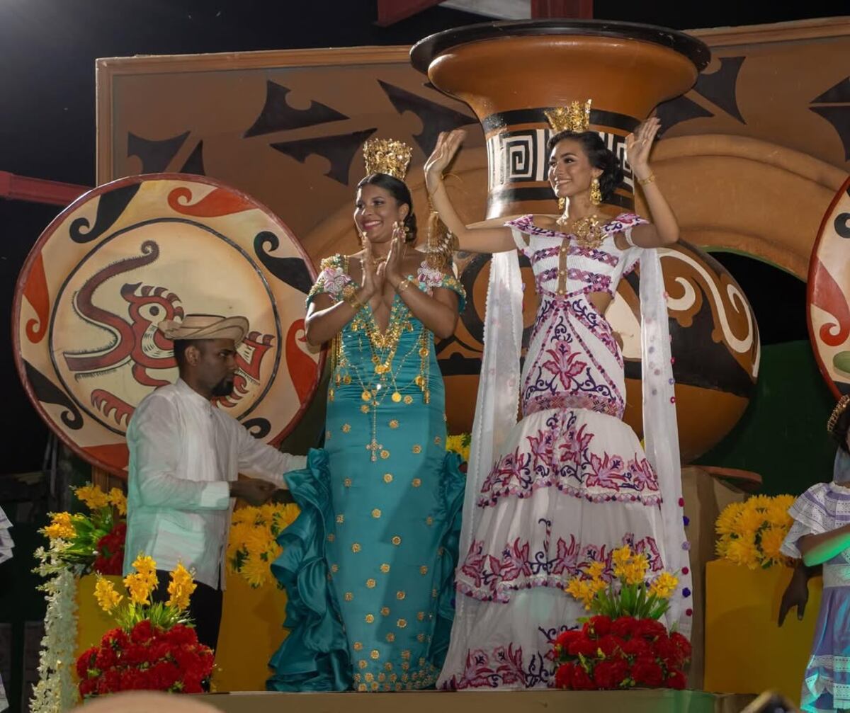 El vestido estilizado de coronación de la Señorita 28 de noviembre de Chepo