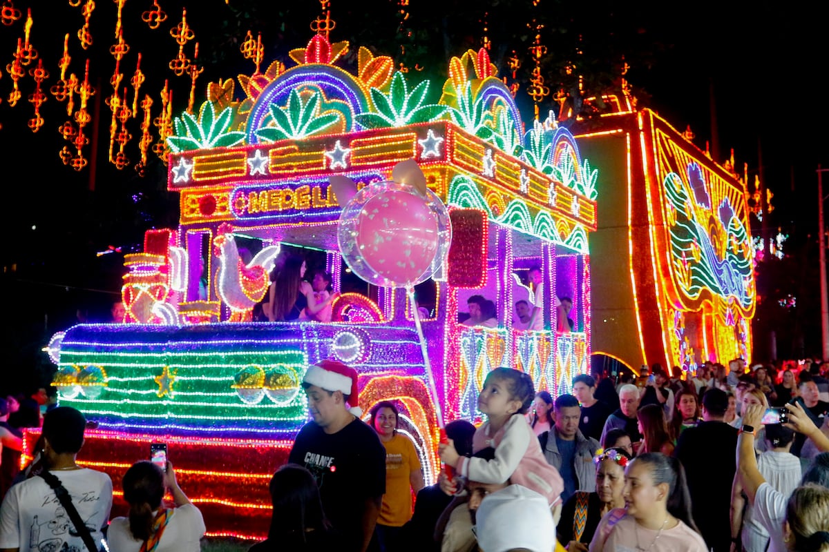 El alumbrado navideño de Medellín, una tradición monumental de luces y fantasía