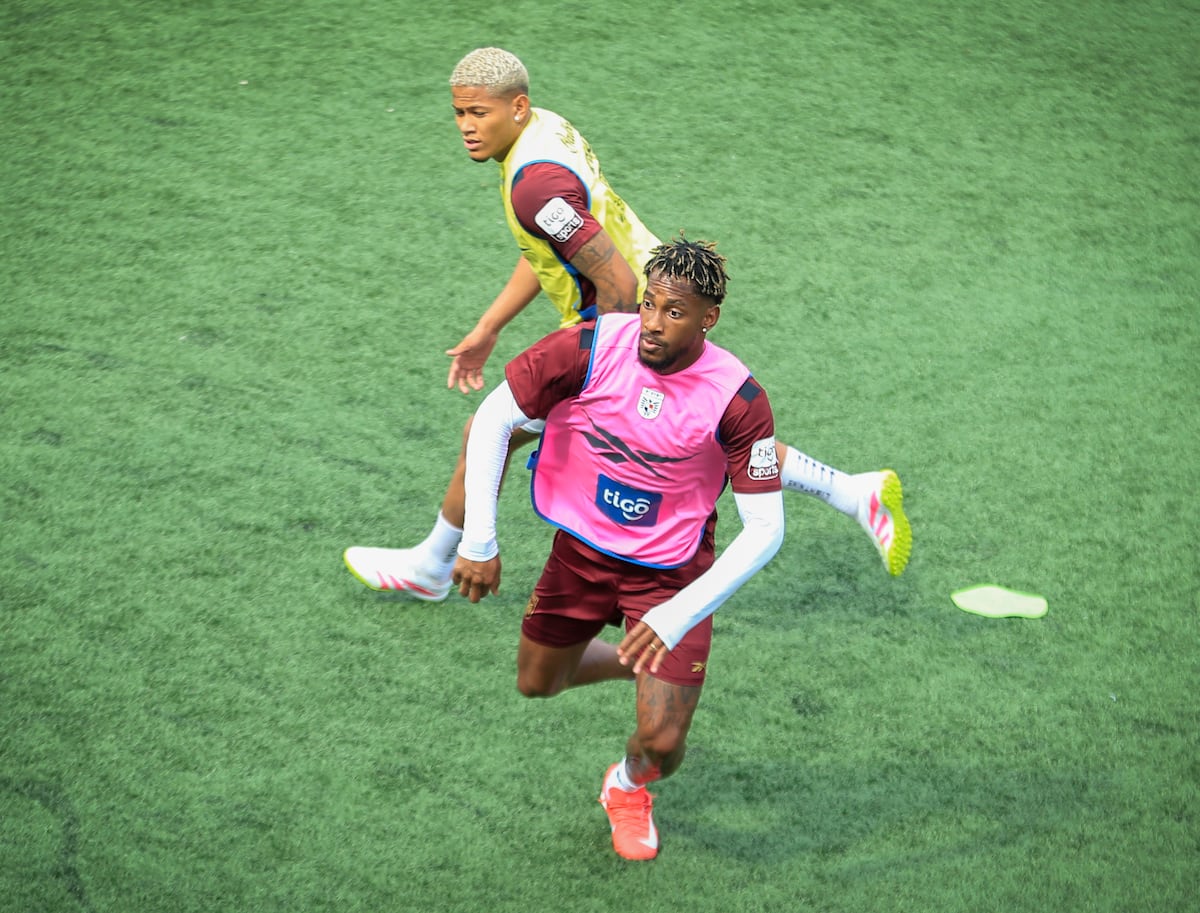 Fotos de la selección mayor masculina de fútbol de Panamá en su entrenamiento