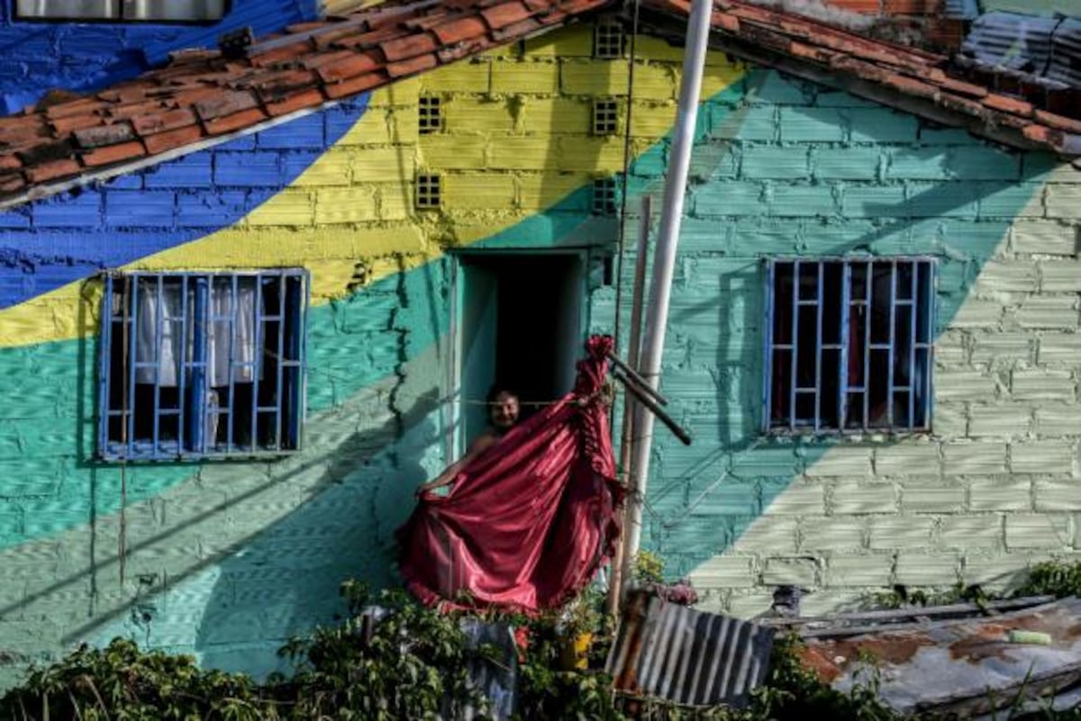 Un barrio en colores La renovación de El Pesebre, Medellín