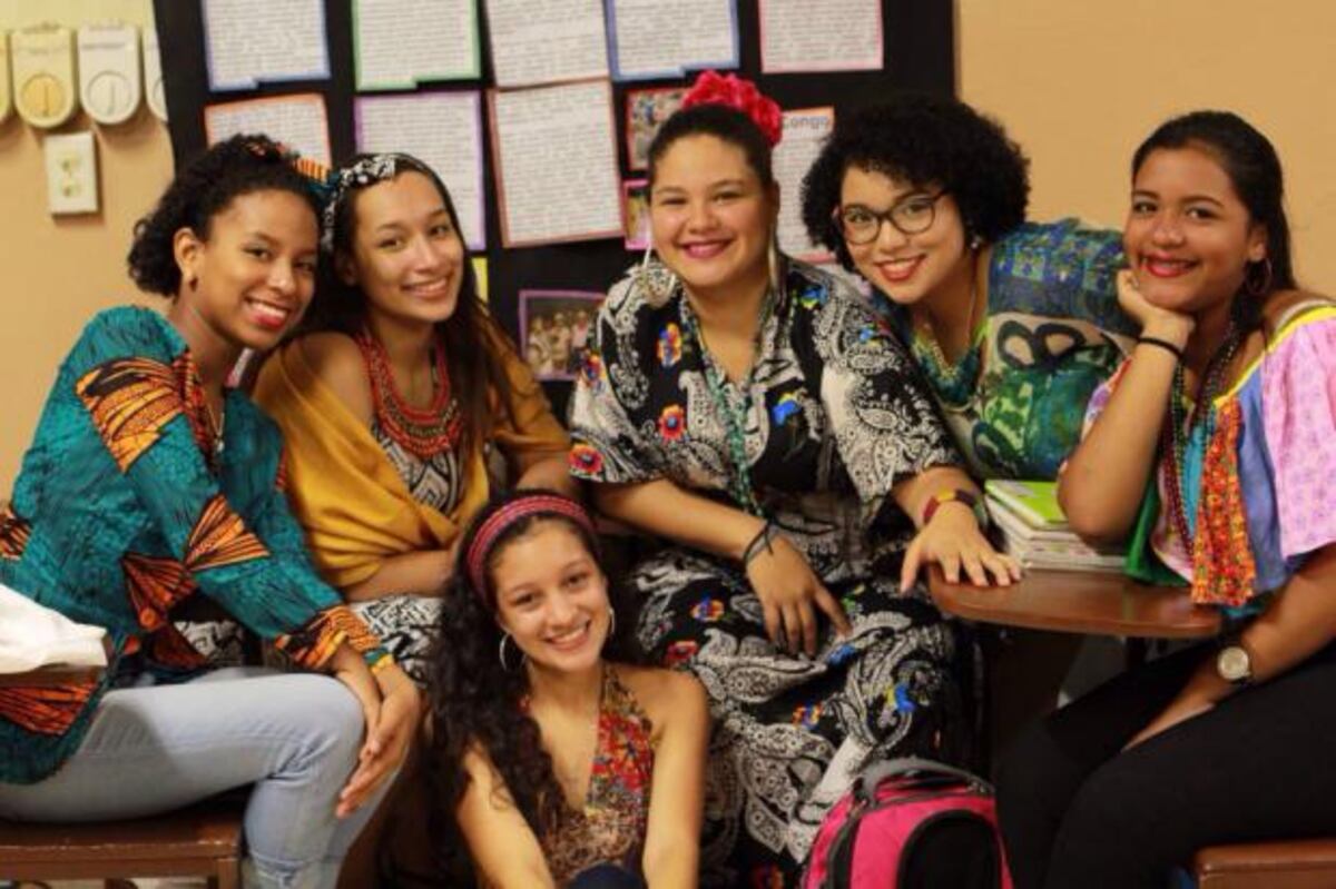 Niños y jóvenes celebran el Día de la Etnia Negra en Panamá