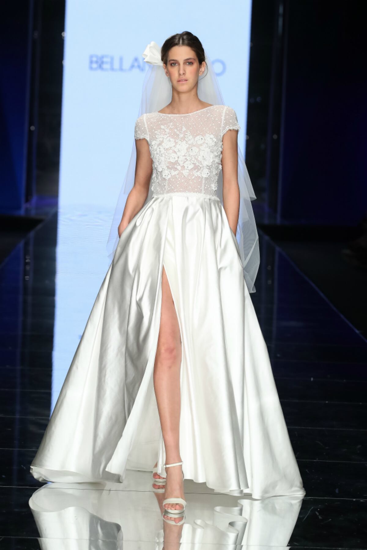 Ocho tendencias en trajes para la novia