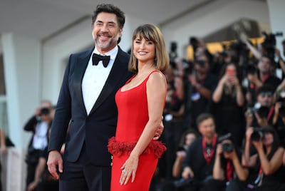 Penélope Cruz y Javier Bardem, aclamados en su regreso a la alfombra roja veneciana