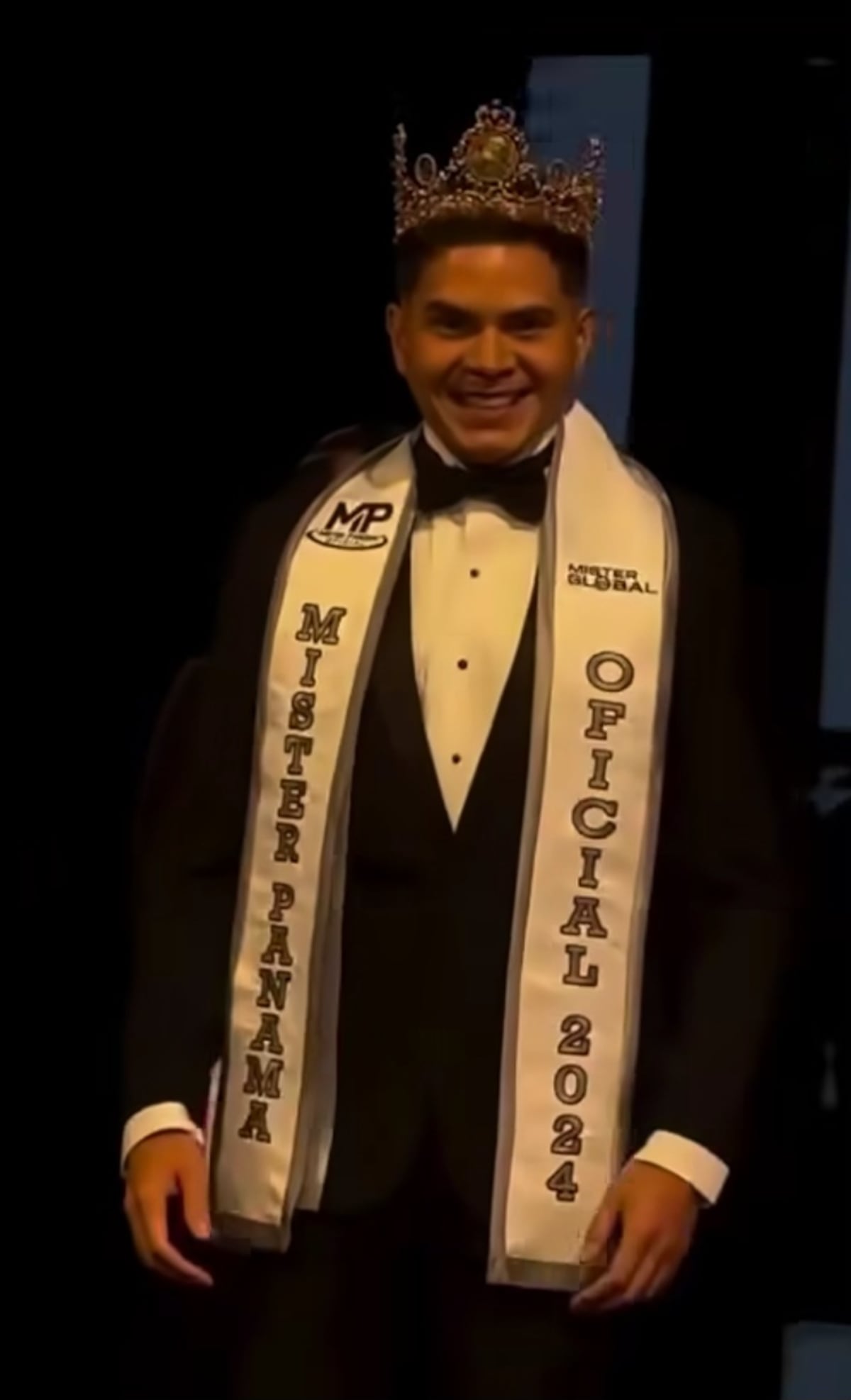 Frank Méndez, nacido en Venezuela, es el nuevo Mister Panamá Oficial 2024-2025