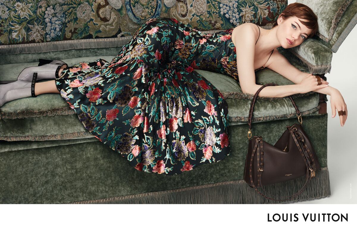 Emma Stone y Hoyeon, protagonista de Squid Game, protagonizan nueva campaña de Louis Vuitton