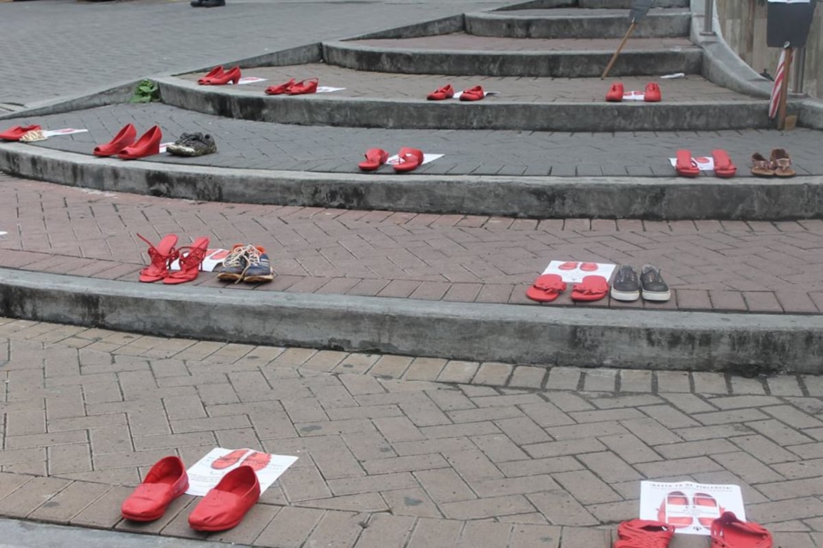 Zapatos Rojos, para no olvidar los femicidios en Panamá
