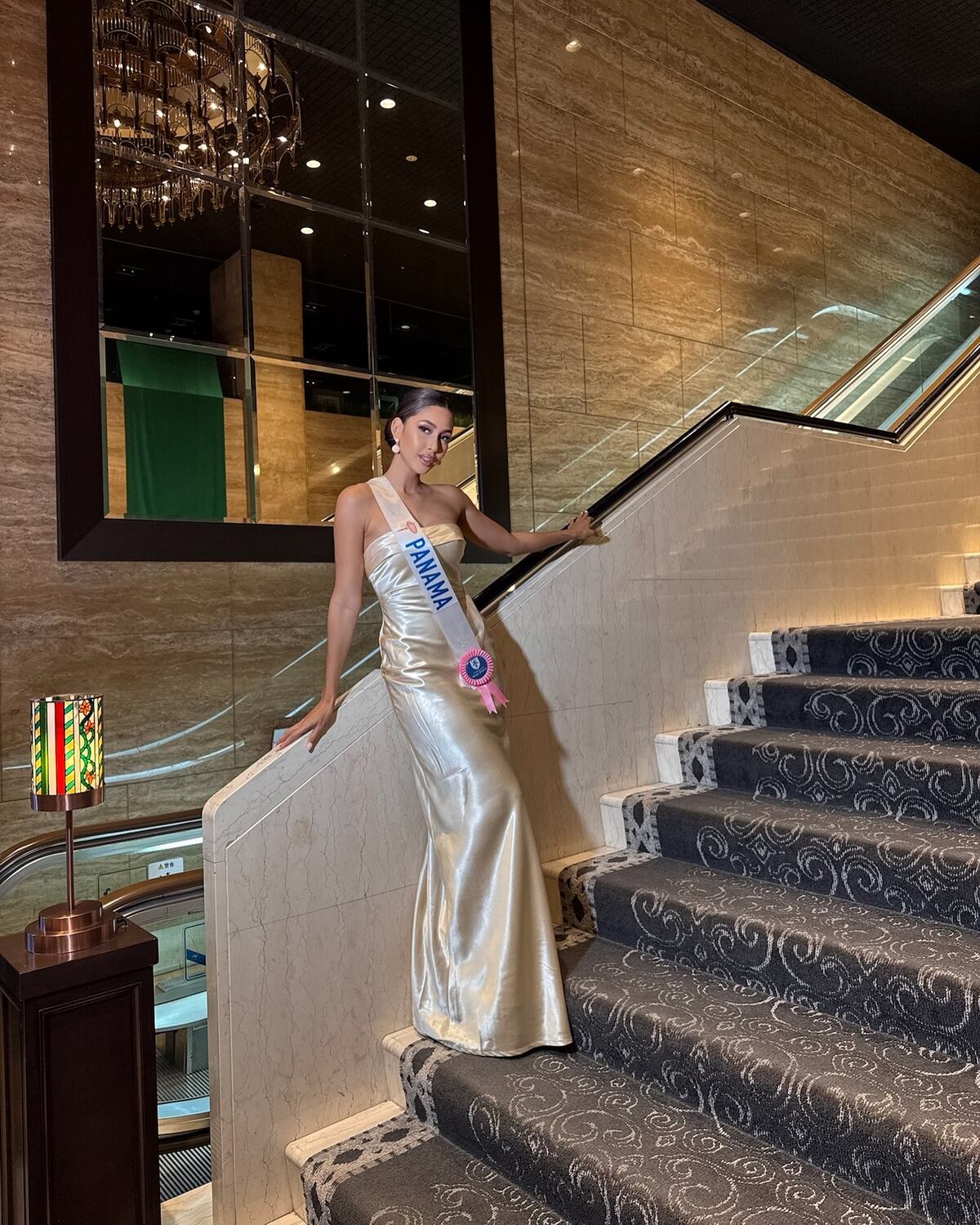Diseñadores nacionales e internacionales detrás de los vestidos de Liliam Ashby Barrera en Miss International 2024