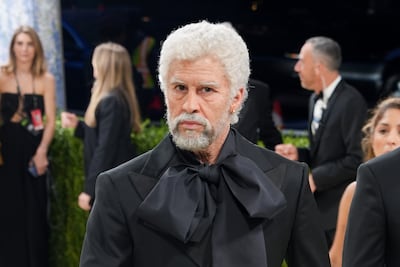 ‘Benito abuelito’: Bad Bunny muestra en la MET gala cómo se vería su cuerpo al envejecer 