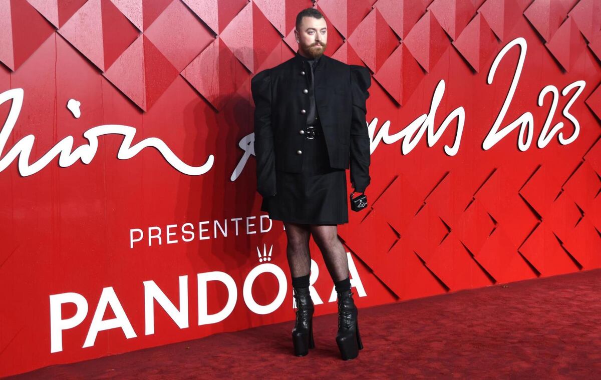 Anne Hathaway y su vestido de espagueti: 18 ‘looks’ en Fashion Awards